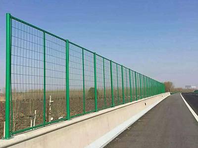 公路護(hù)欄網(wǎng)圖片2 公路護(hù)欄網(wǎng)圖片2